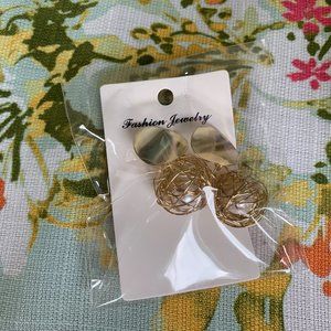 gold earrings